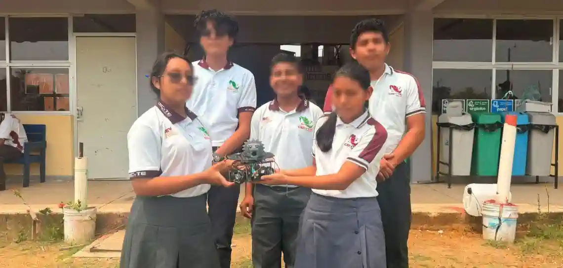 Equipo de Robótica del CECyTEV 19 Coatzacoalcos competirá en la Copa Nacional FutBotMX Equipo de Robótica del CECyTEV 19 Coatzacoalcos competirá en la Copa Nacional FutBotMX