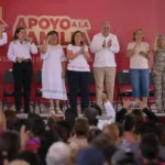 Acompaña Zoraya Villacis entrega de apoyos a familias vulnerables en Veracruz