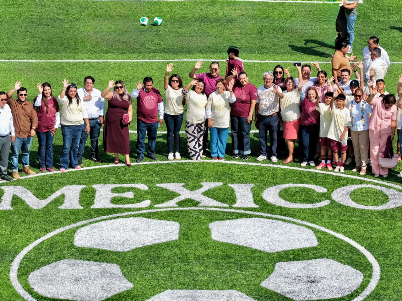Inaugura Rosa María cancha de futbol 7 del programa Mundial Social 2026
