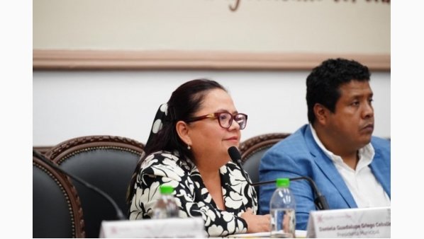 Aprueba Cabildo de Xalapa Proyecto de Reforma a la Constitución local Aprueba Cabildo de Xalapa Proyecto de Reforma a la Constitución local
