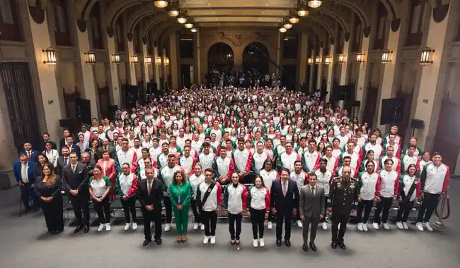 Presidenta abandera a la delegación mexicana que participará en los xxv Juegos Centroamericanos y del Caribe Santo Domingo 2026 Presidenta abandera a la delegación mexicana que participará en los xxv Juegos Centroamericanos y del Caribe Santo Domingo 2026