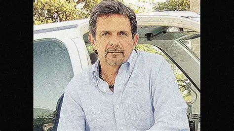 Multan con 60 mil pesos a José Abella y ordenan su inscripción por 6 años en el Padrón de Violentadores del OPLE Multan con 60 mil pesos a José Abella y ordenan su inscripción por 6 años en el Padrón de Violentadores del OPLE