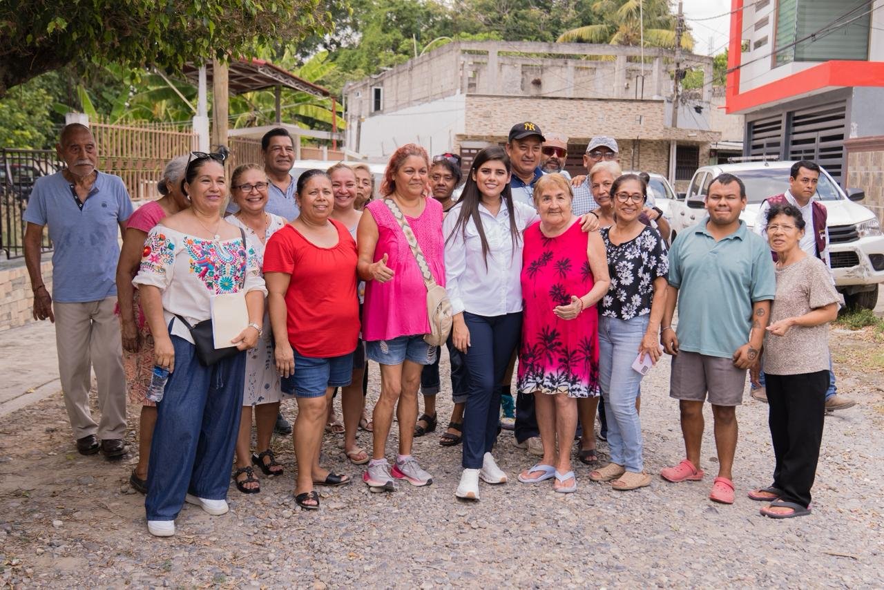 GOBIERNO DE POZA RICA ATIENDE PETICIONES Y LLEVA OBRAS Y RESULTADOS A LA COLONIA MANUEL ÁVILA CAMACHO GOBIERNO DE POZA RICA ATIENDE PETICIONES Y LLEVA OBRAS Y RESULTADOS A LA COLONIA MANUEL ÁVILA CAMACHO