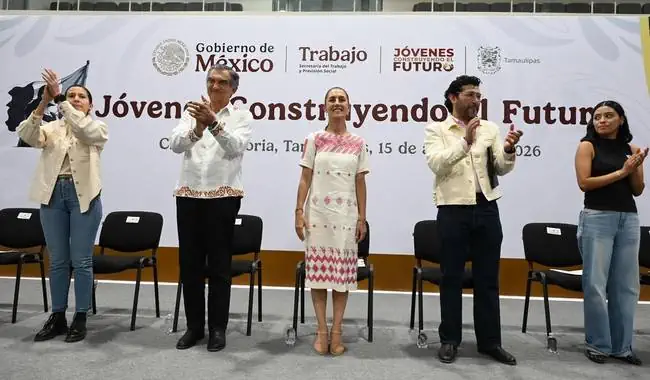 Presidenta entrega apoyos de Jóvenes Construyendo el Futuro en Ciudad Victoria, Tamaulipas; hay casi 4 millones de egresados en el país Presidenta entrega apoyos de Jóvenes Construyendo el Futuro en Ciudad Victoria, Tamaulipas; hay casi 4 millones de egresados en el país