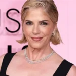 La actriz estadounidense Selma Blair es acusada de agresión tras un incidente con las azafatas durante un vuelo