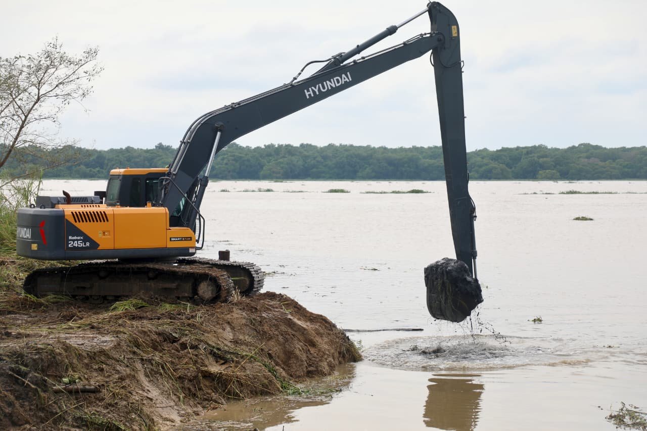 Atención inmediata y desazolve reducen niveles de agua en zonas inundadas de Nanchital
