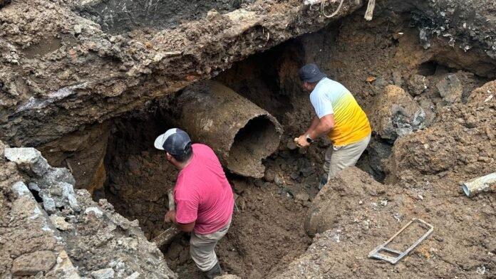 Restablece la CMAS el abasto de agua en colonias tras reparar línea de conducción