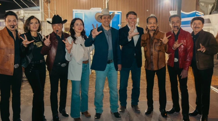 Voy desvelado por llegar al Congreso: Bobby Pulido se postula en las elecciones de EU respaldado por Bill Clinton